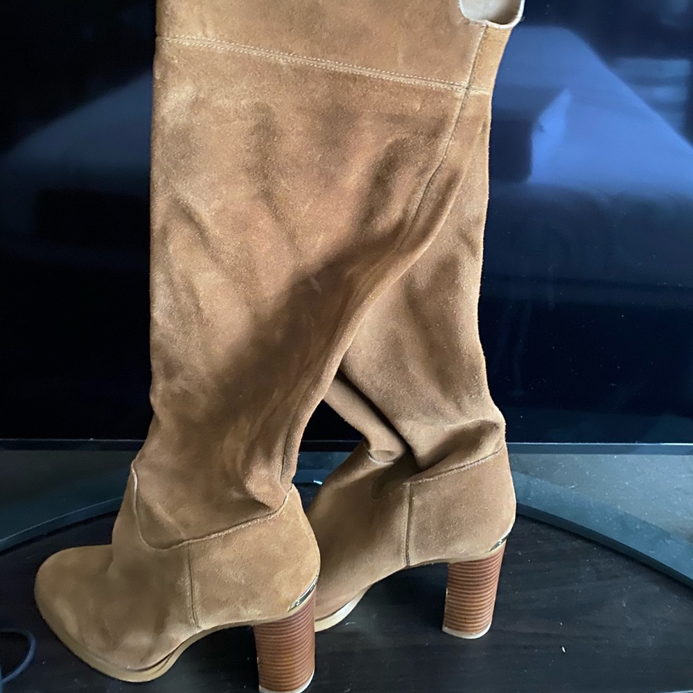 Knee boots